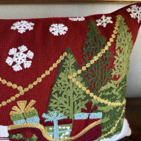 Santa's‎ Workshop Decorative Pillow Christmas Motif Feather Fill 14" x 24" NWT - Picture 4 of 12